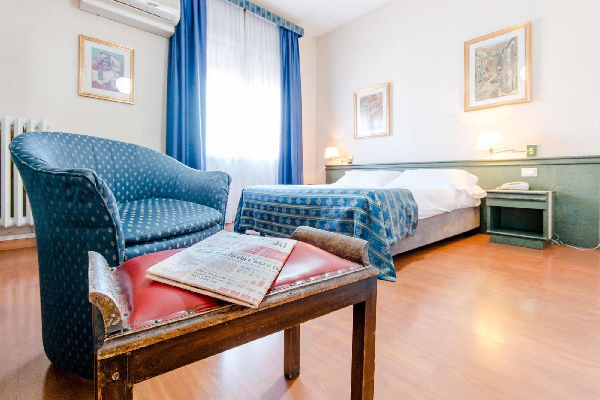 Hotel Centrale Bologna Luaran gambar