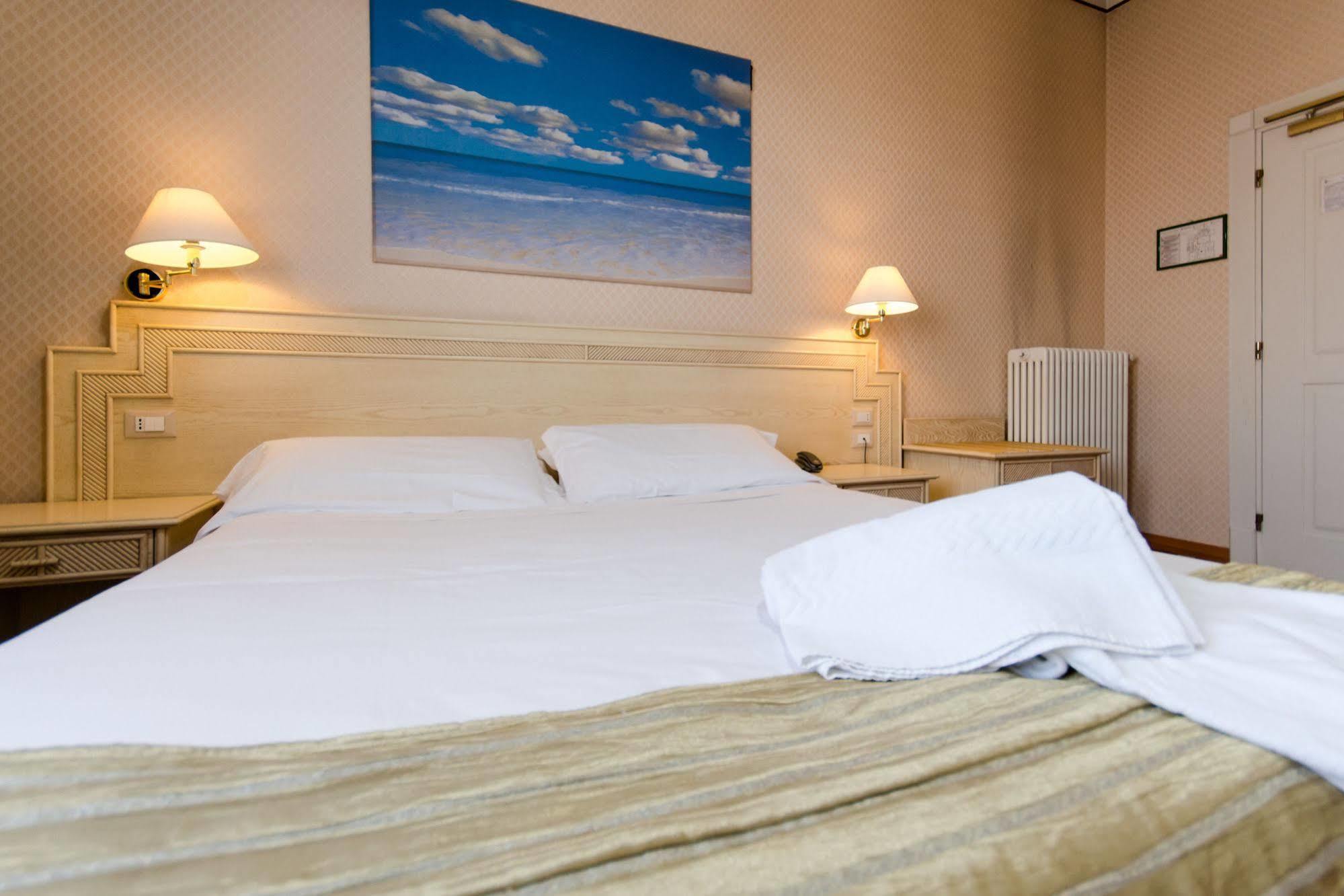 Hotel Centrale Bologna Luaran gambar